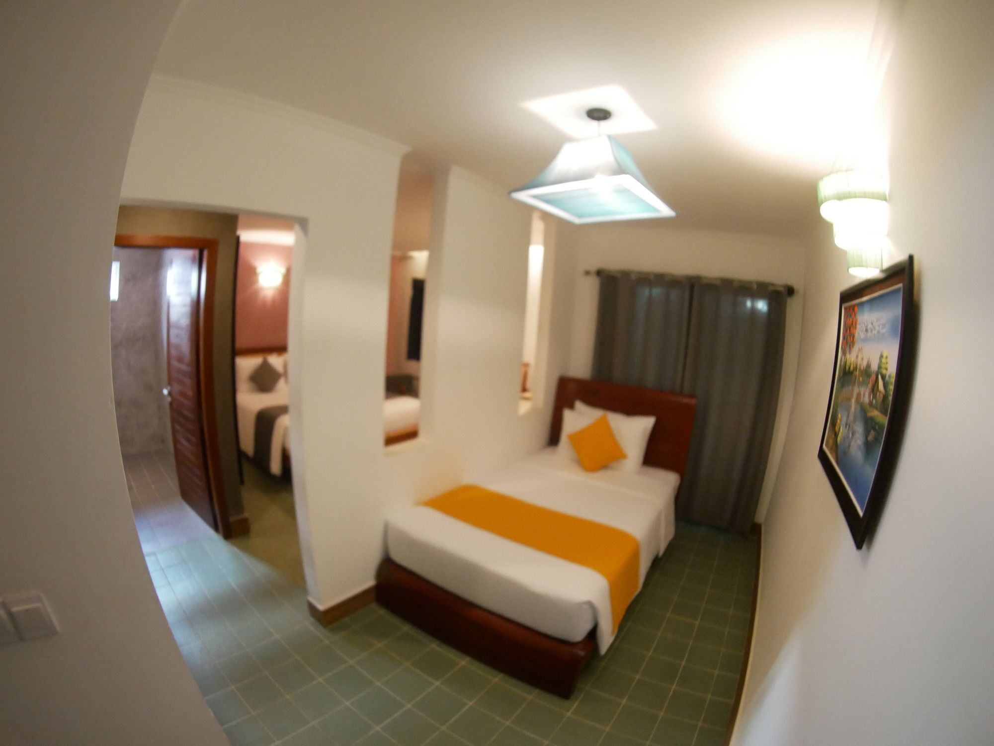 V Hotel Phnom Penh Exterior photo