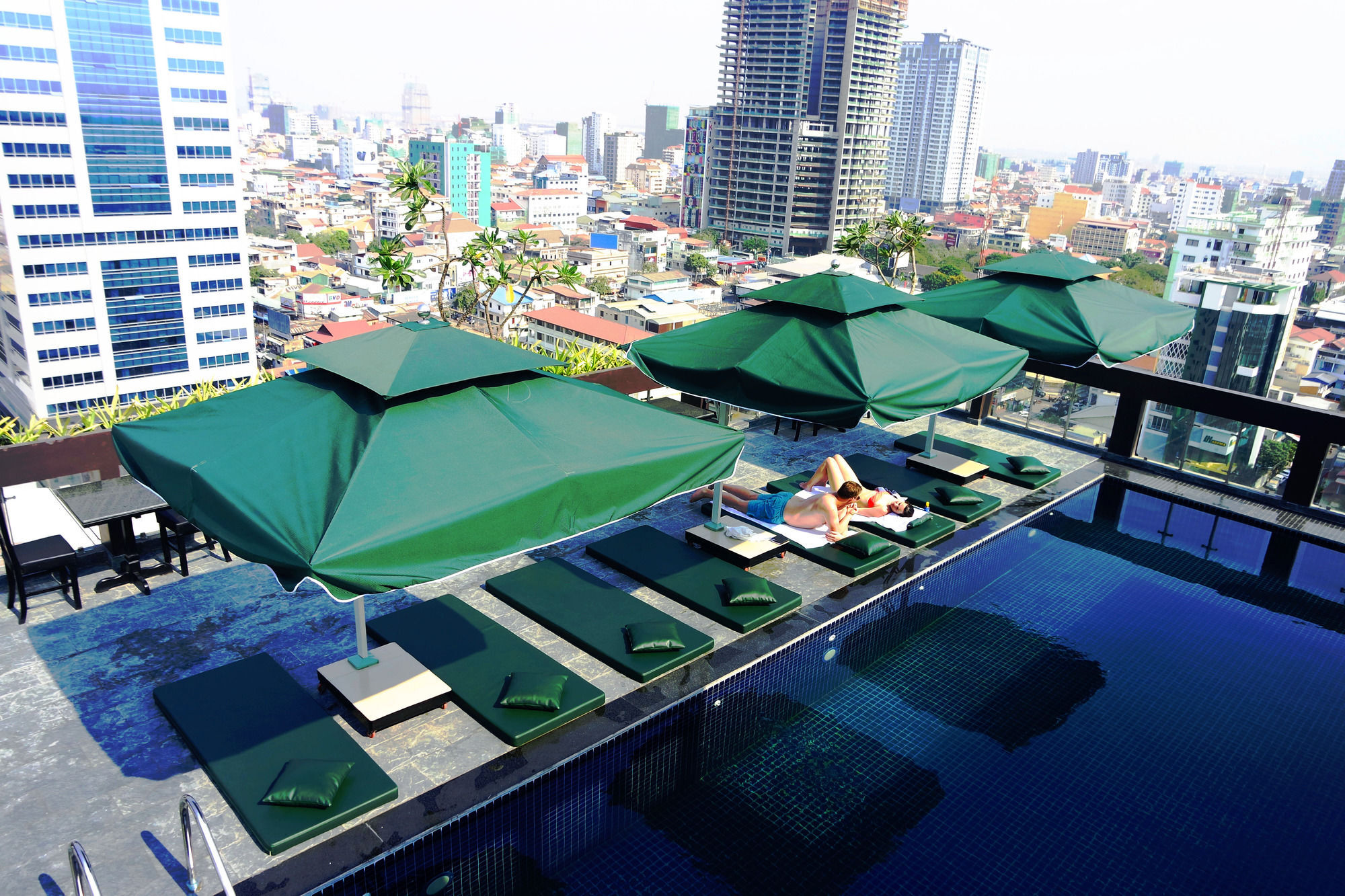 V Hotel Phnom Penh Exterior photo